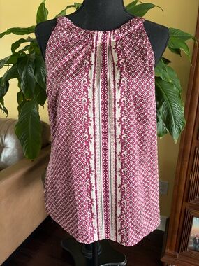 White House black market halter style sleeveless top. Size medium.